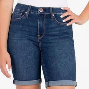 Seven 7 Sunset Bermuda Short. Rolled Cuff. Color Peak. Size 10